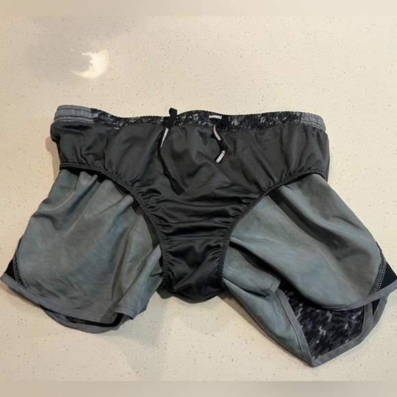 Nike Tempo Running Shorts Size Small - Picture 4 of 4